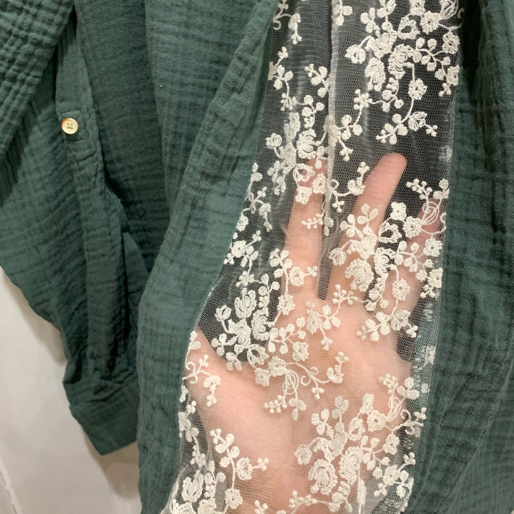 Isabella Sinclair M Women’s Button Down Green - image 4